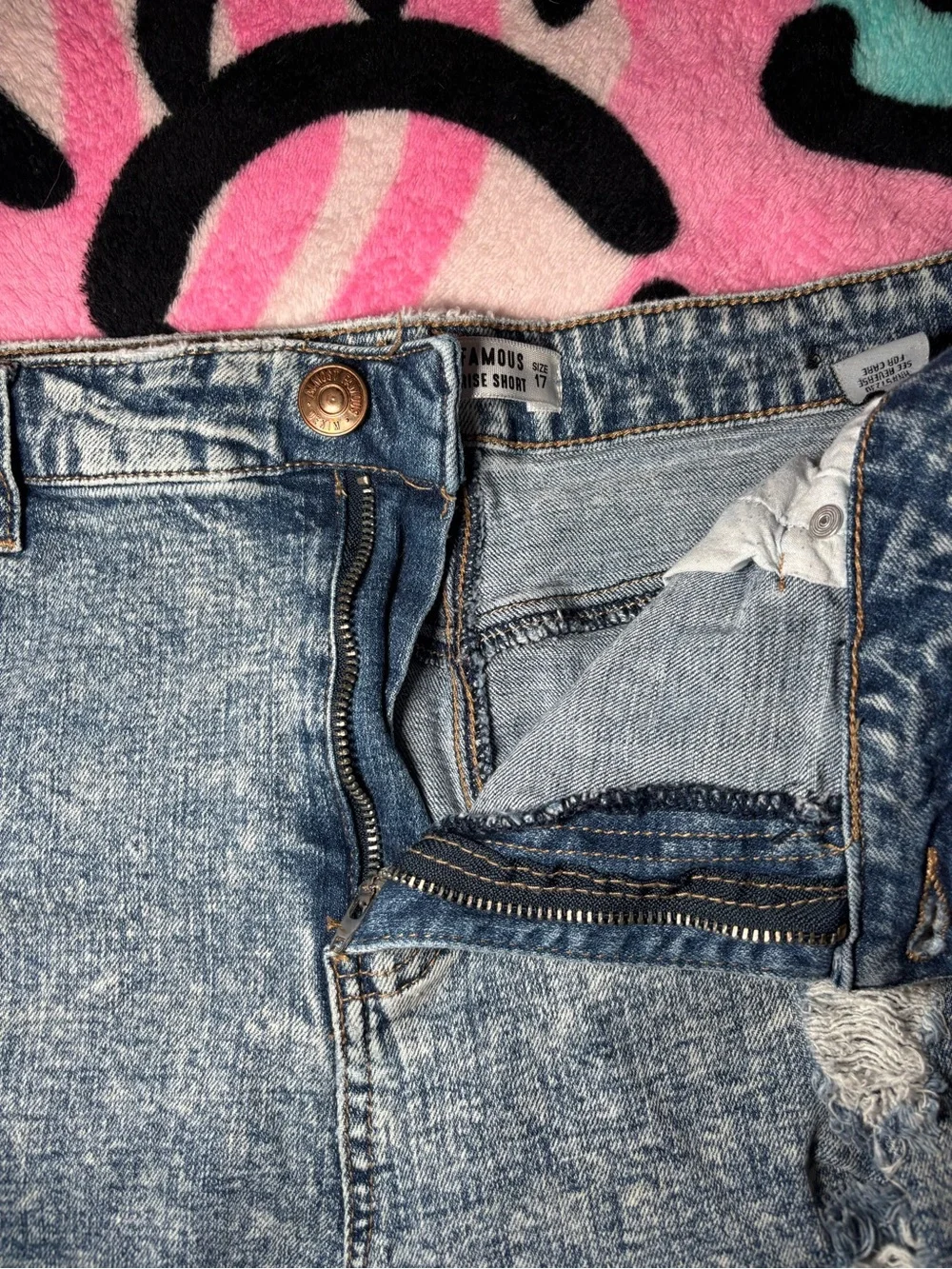 Almost Famous Denim Shorts - Picture 14 of 14
